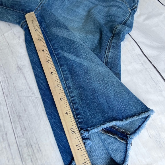 Rock & Republic - Kristy- Blue Bermuda Jean Shorts - SZ: 6 - Picture 4 of 6